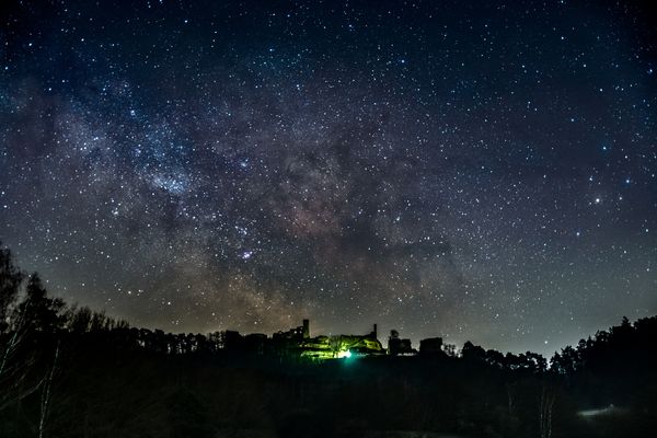 Burg Altdahn bei Nacht