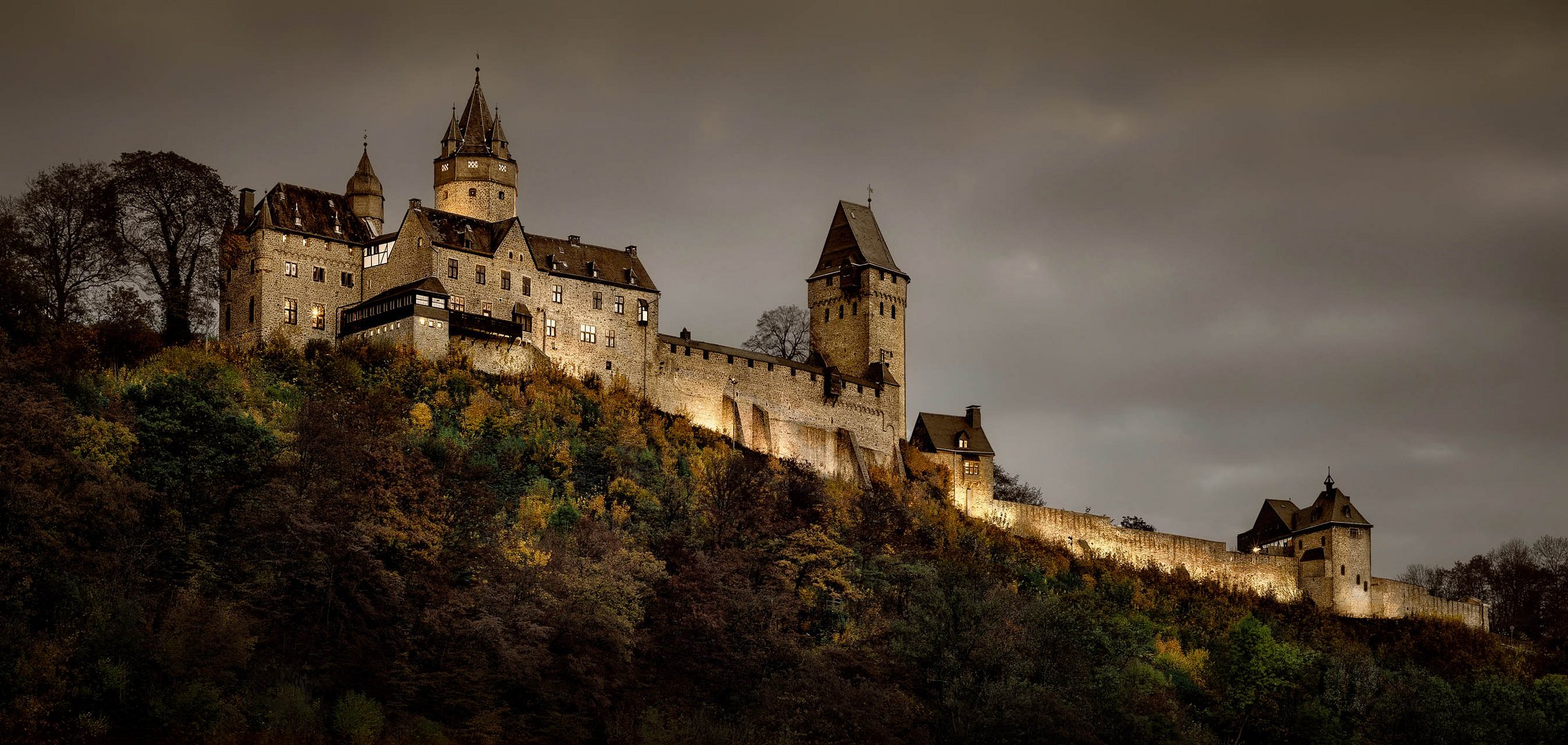 Burg Altena im Herbst