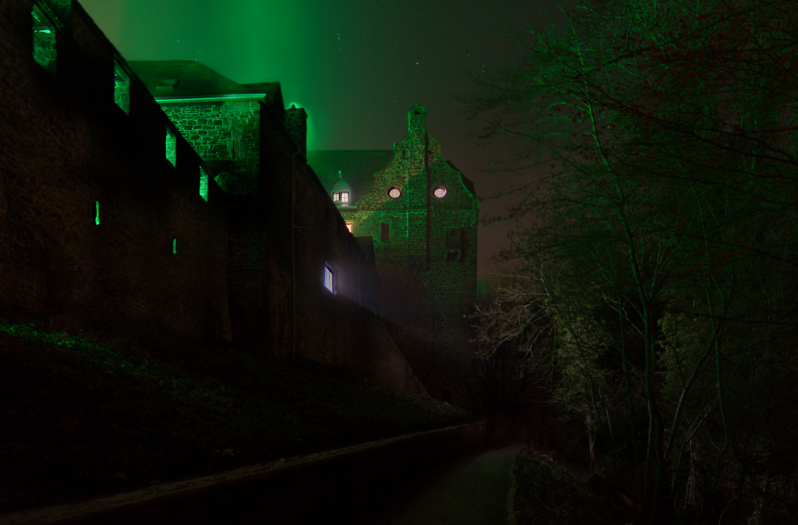 Burg Altena: Weg ins Dunkle