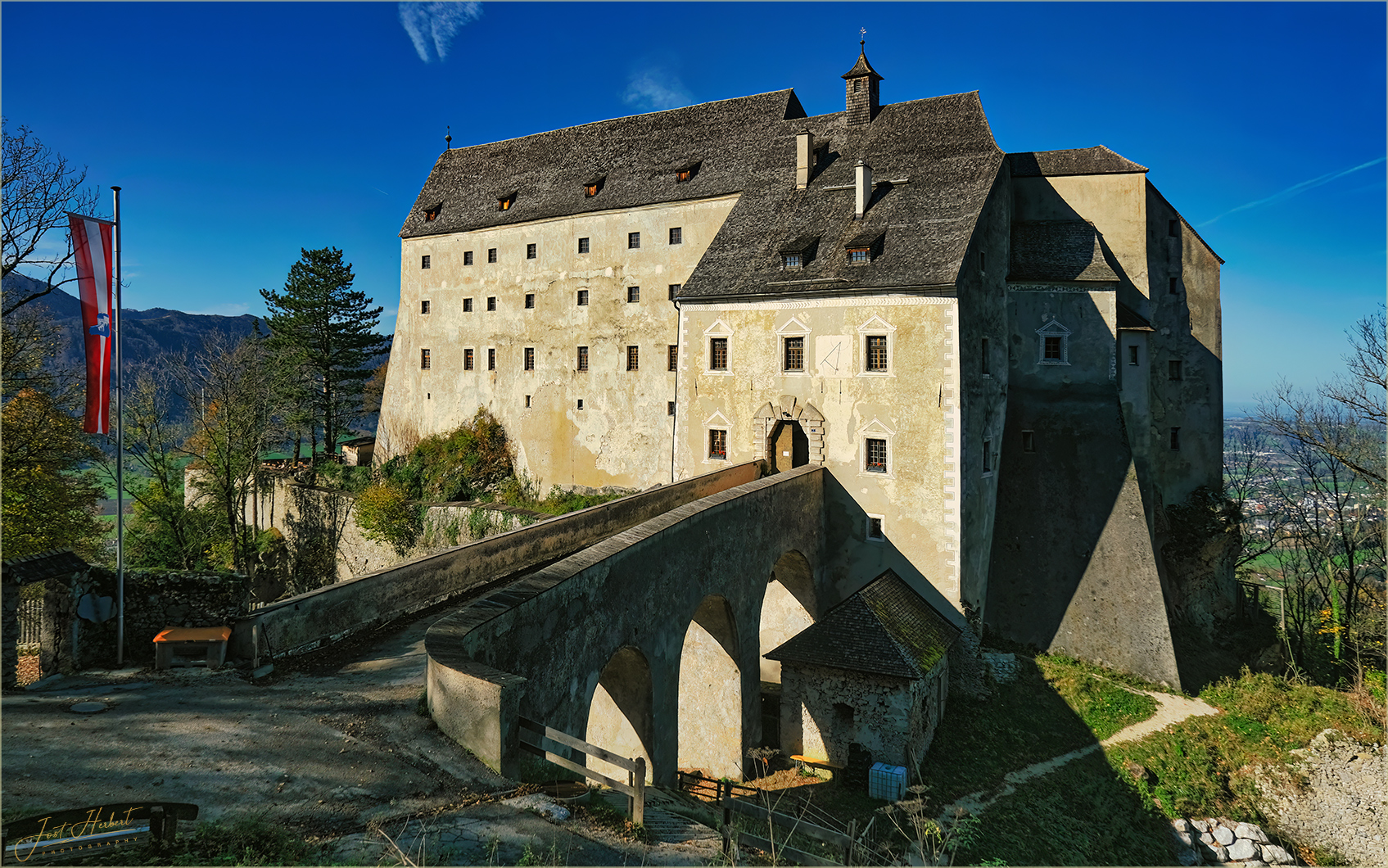 Burg Altpernstein ...