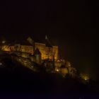 Burg bei Nacht