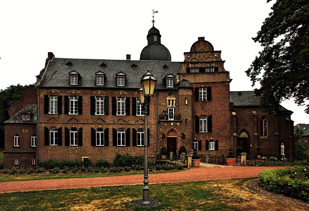 Burg Bergerhausen ..1