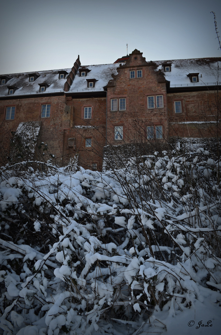 Burg Breuberg unter Schnee