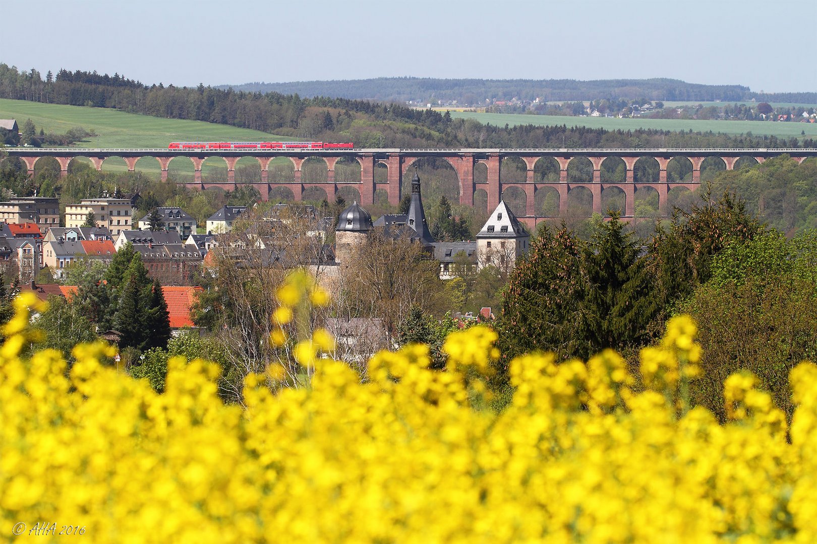 Burg, Brücke, Zug  +  Raps