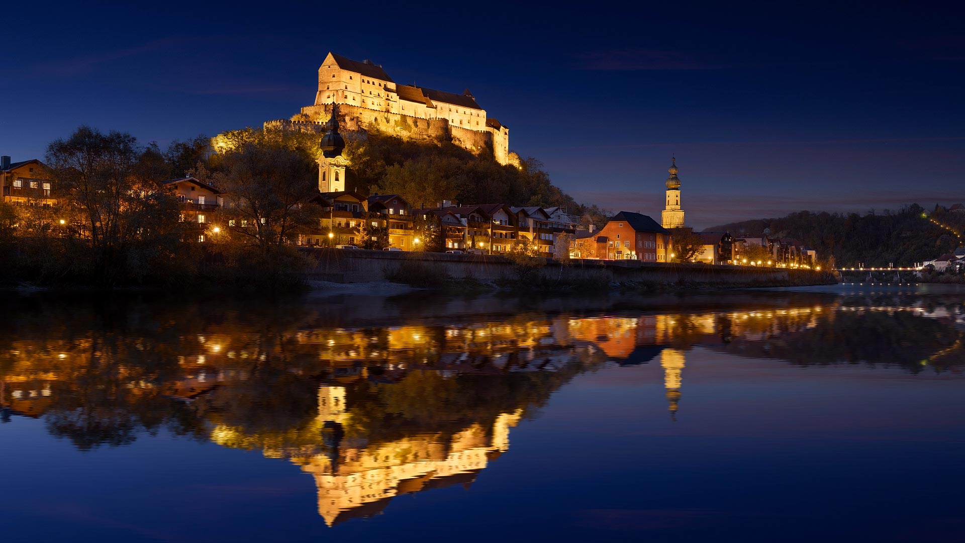 Burg Burghausen zur blauen Stunde