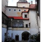 Burg Clam - Innenhof mit Turm