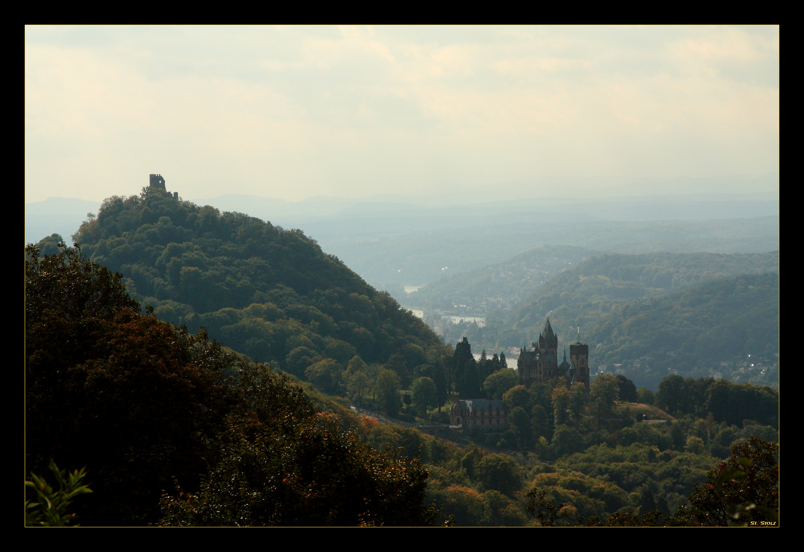 Burg Drachenfels und Schloss Drachenburg