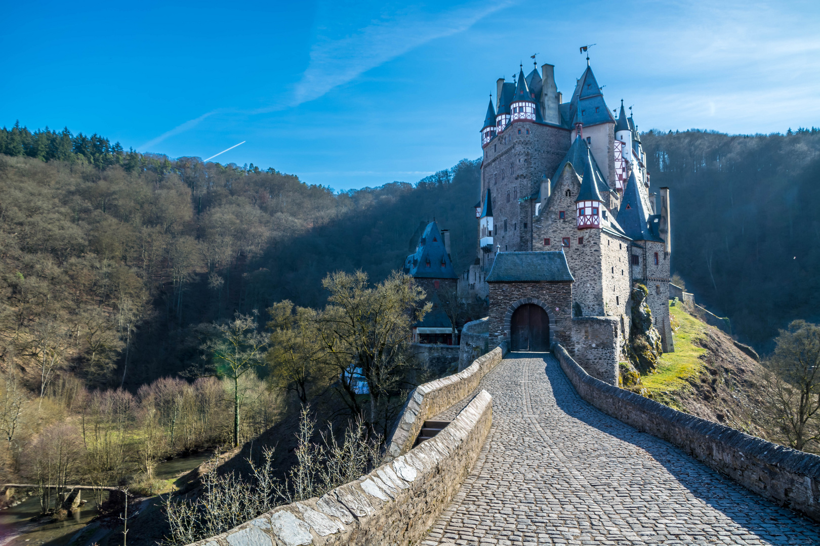 Burg Eltz 02