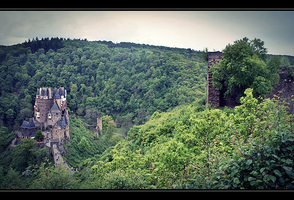 - Burg Eltz -