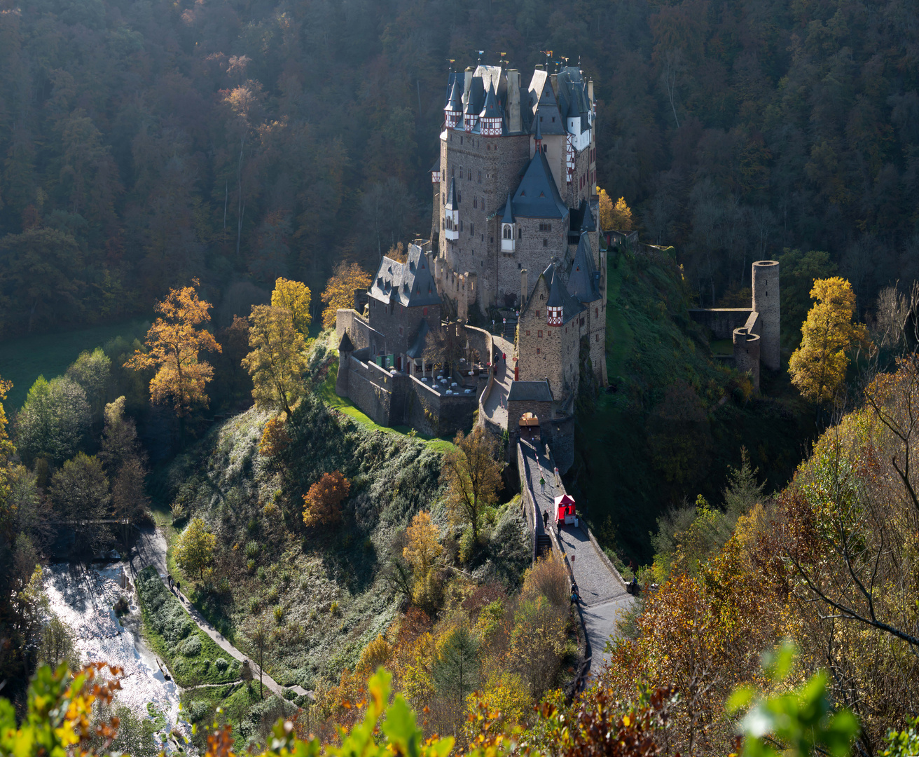 Burg Eltz  2Reien-Pano_31.10.2020_Freihand