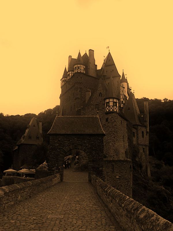 ...Burg Eltz...