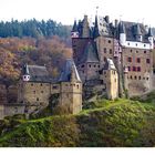 Burg Eltz an der Mosel im Herbst_01