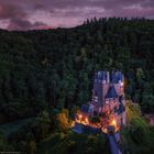 Burg Eltz: auf hohem Fels und doch tief im Tal