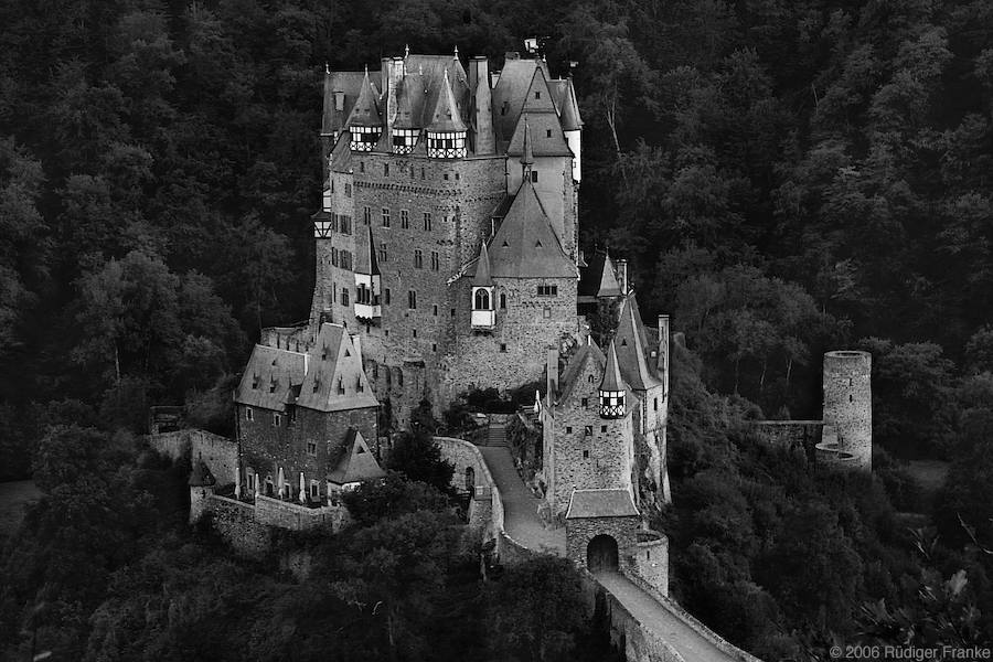 Burg Eltz (Black & White) - 3