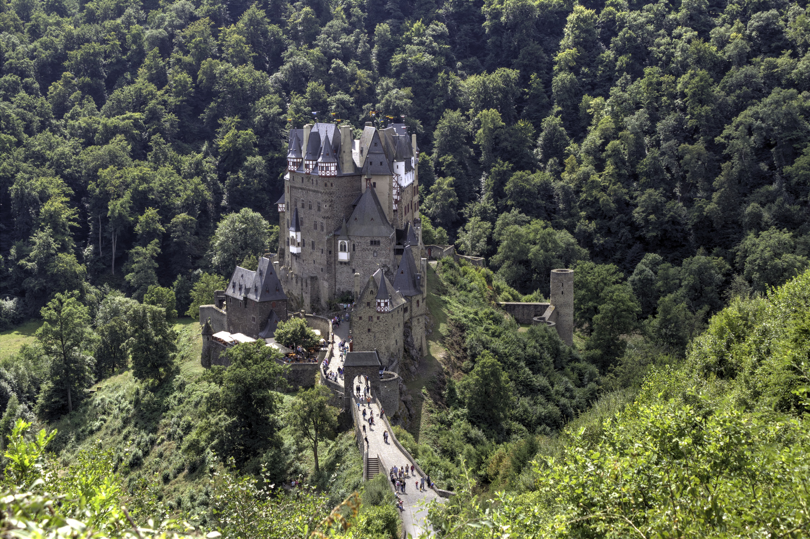 Burg Eltz - Frontansicht