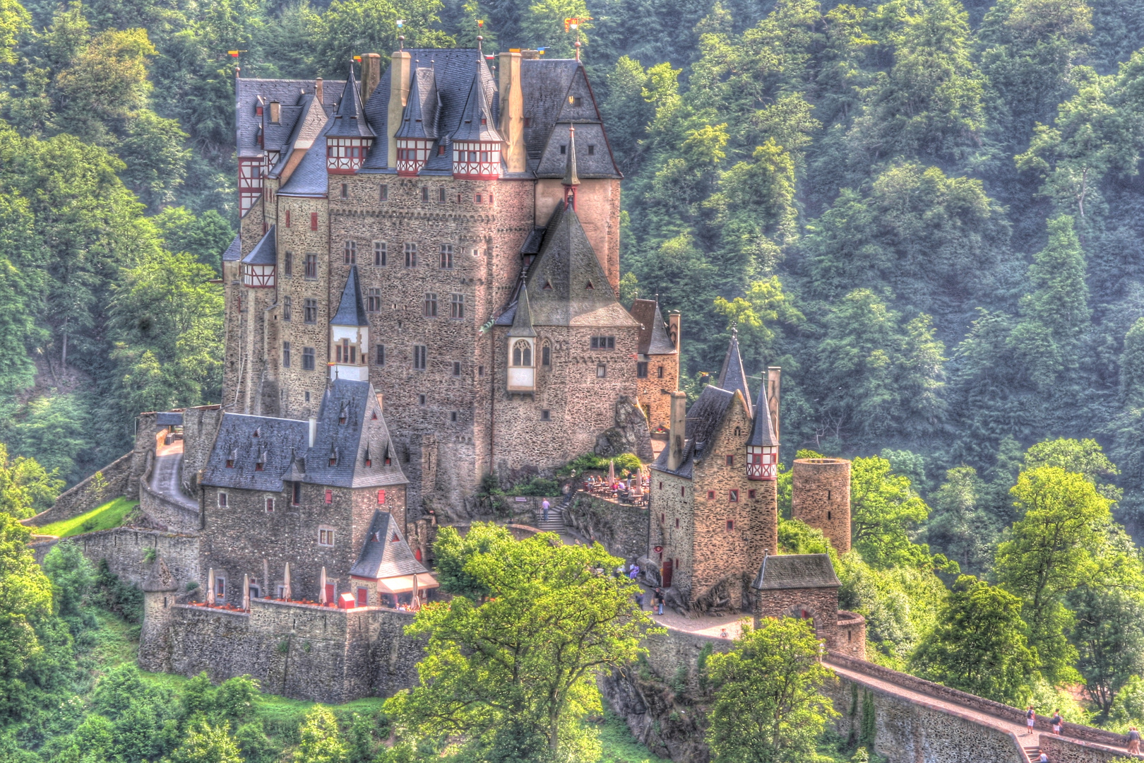 Burg Eltz HDR