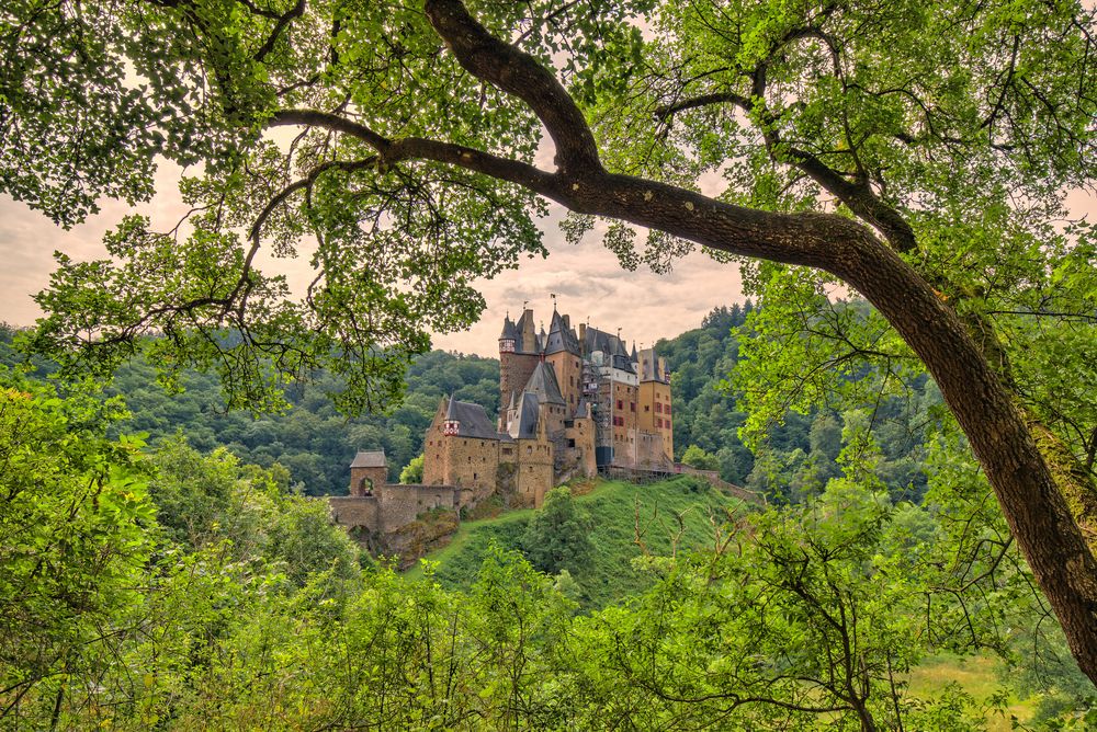 Burg Eltz HDR