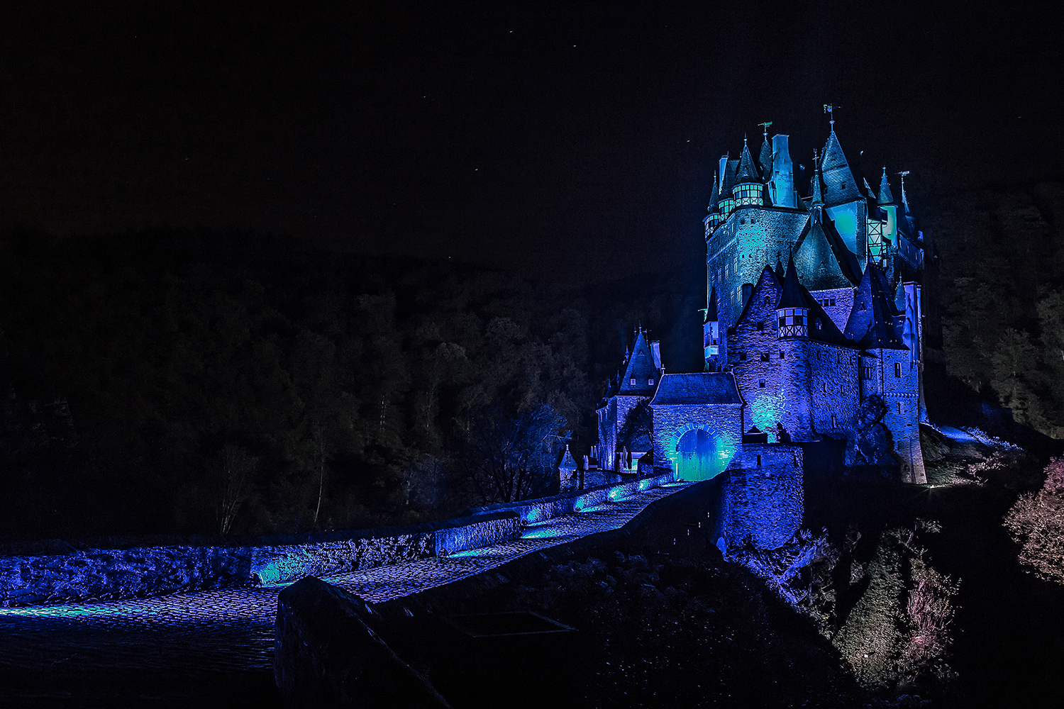 Burg Eltz - illuminiert (2)