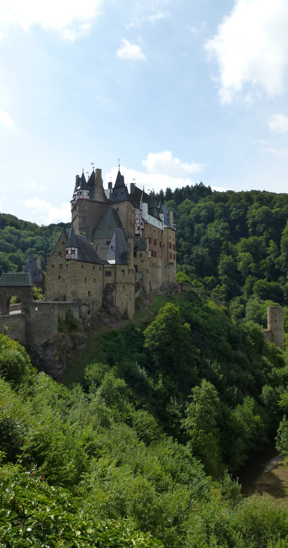 Burg Eltz im Eltztal