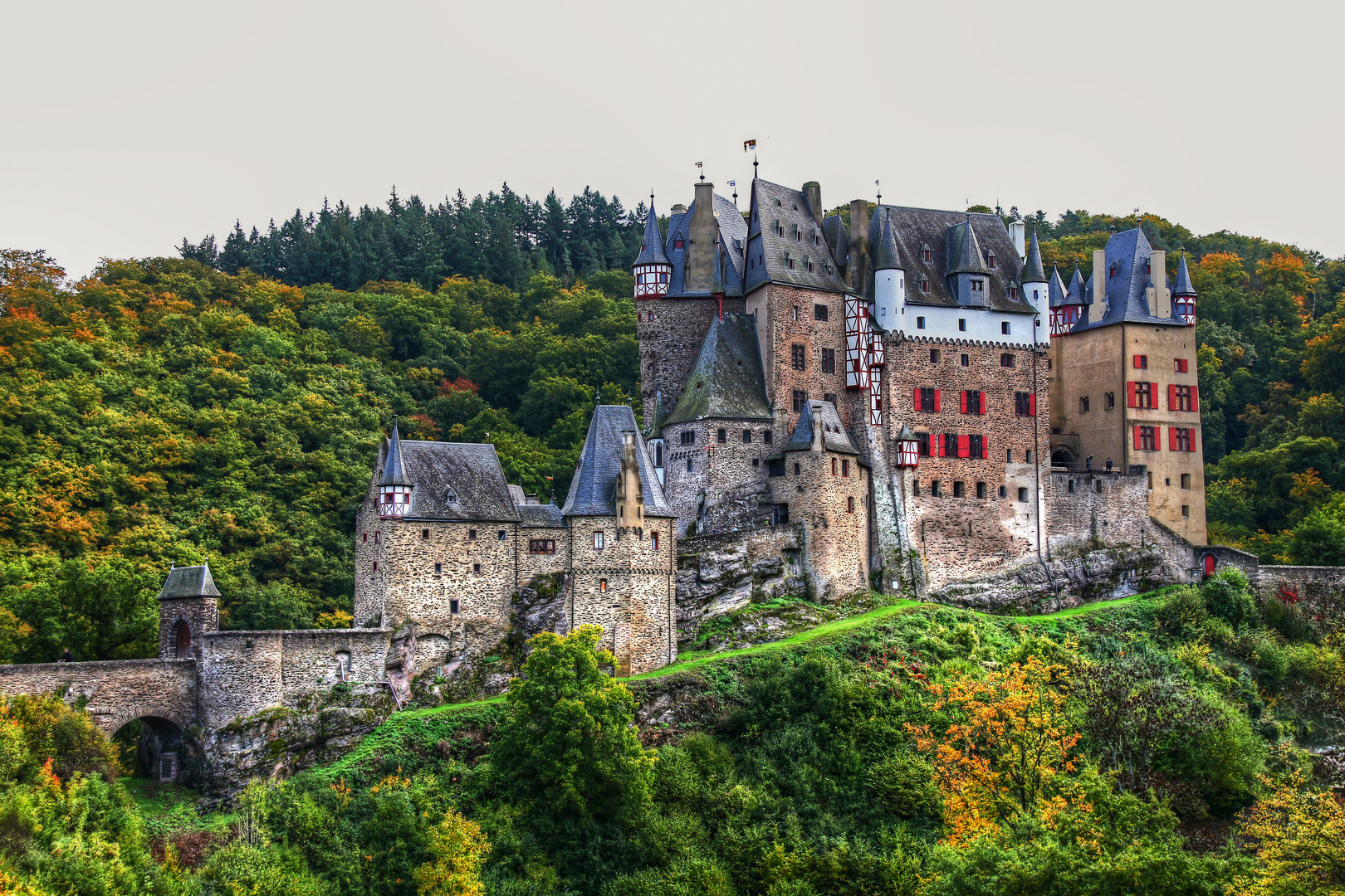 Burg Eltz im Herbst (2)