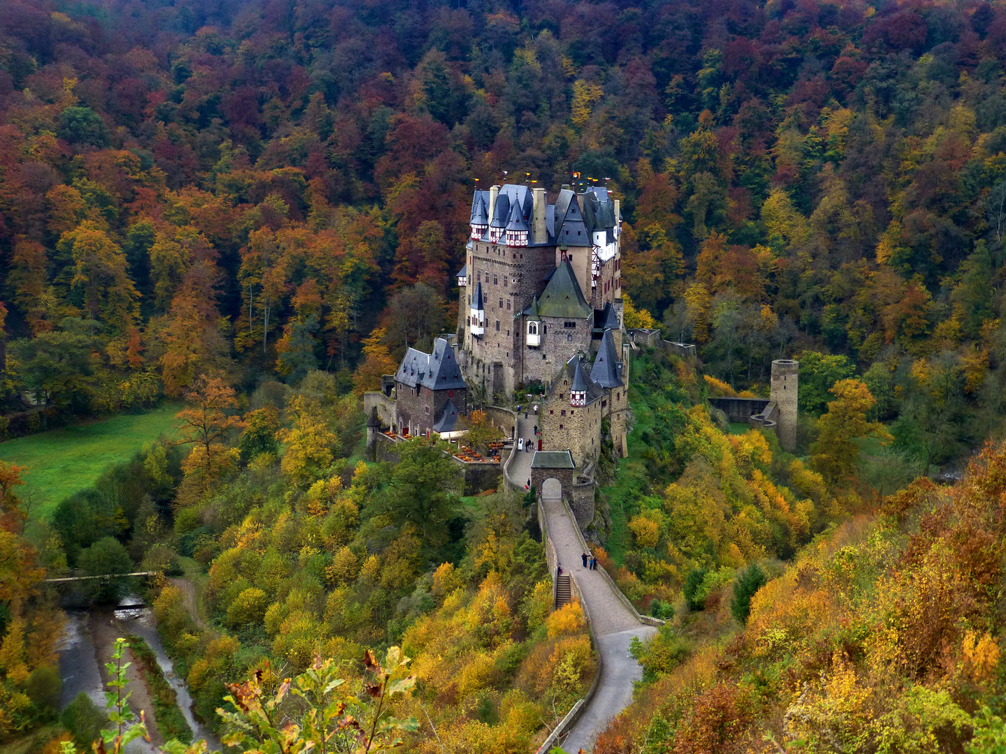 Burg Eltz im Herbst 2012 - 1