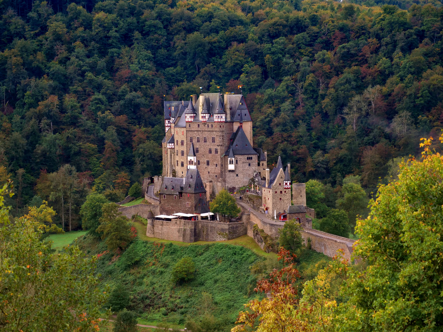 Burg Eltz im Herbst 2023 - 1