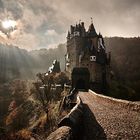Burg Eltz im Herbst 