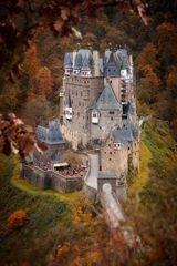 Burg Eltz im Herbst