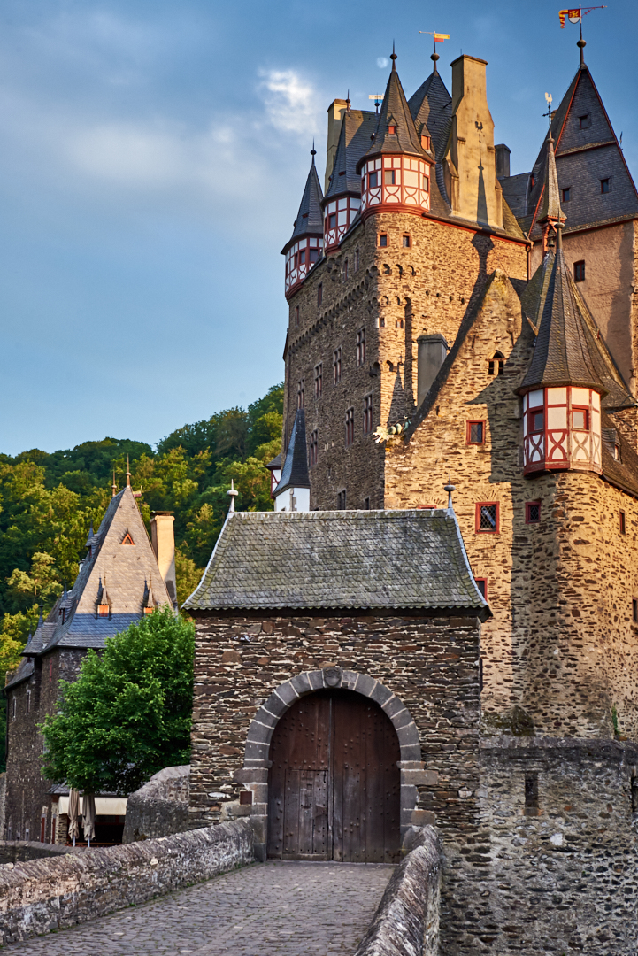 Burg Eltz im Sonnenuntergang