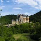 Burg Eltz in einem Seitental der Mosel