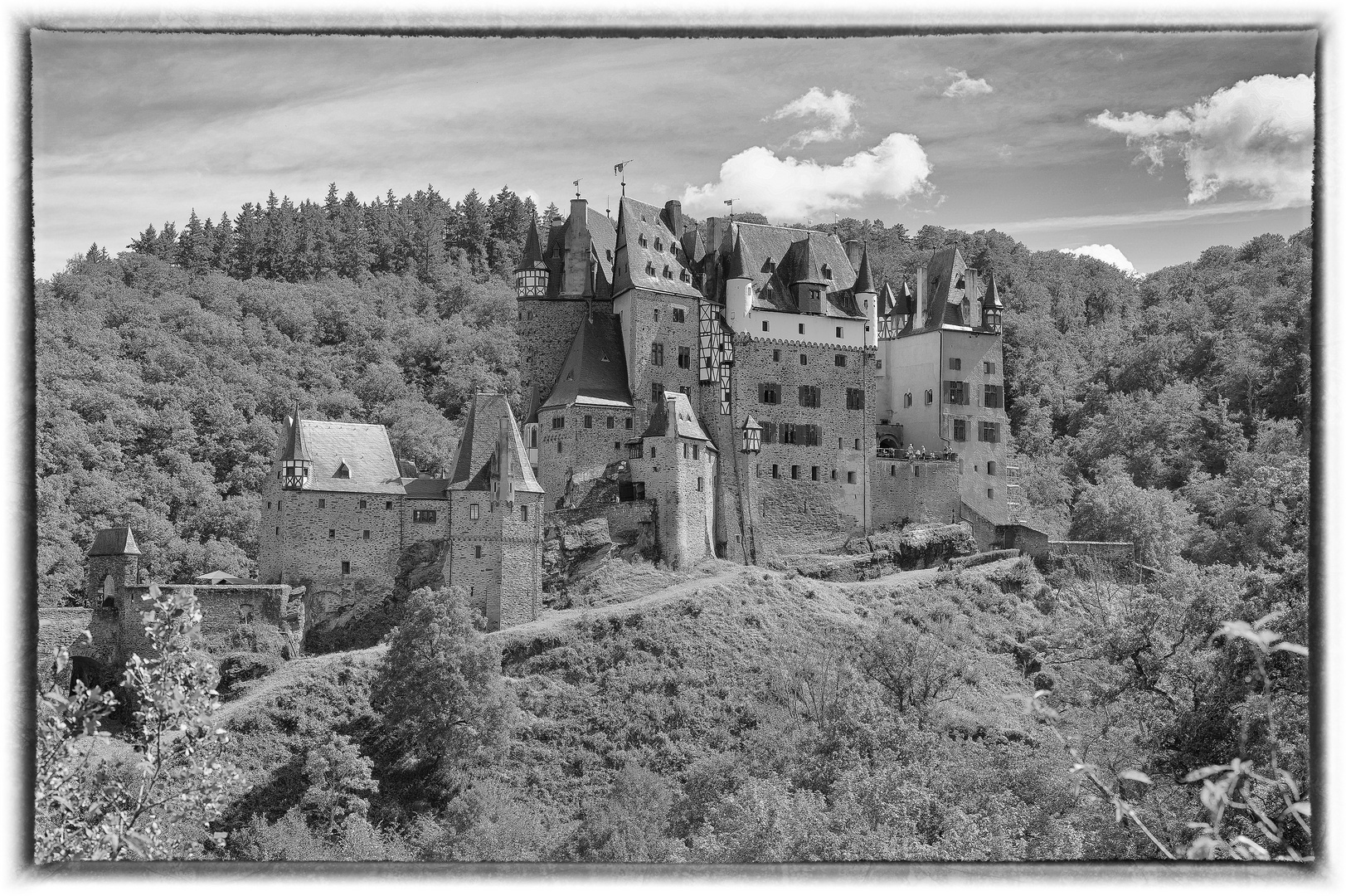 Burg Eltz in SW