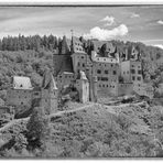 Burg Eltz in SW