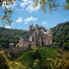 Burg Eltz Seitenansicht