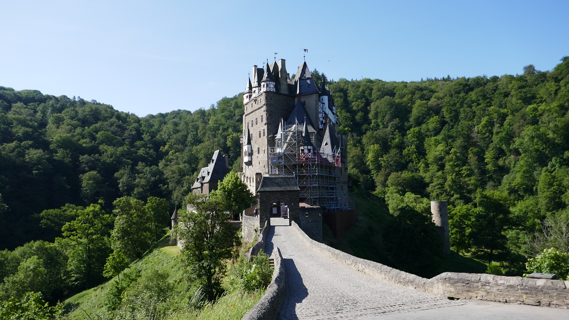 Burg Eltz und der Zahn der Zeit