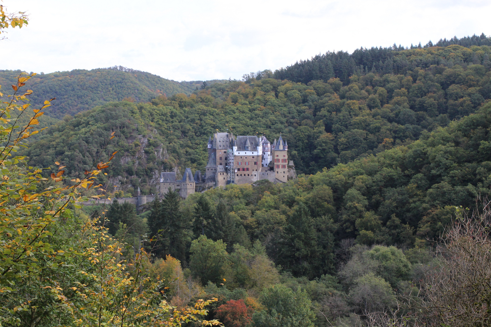 Burg Eltz von "ganz oben"