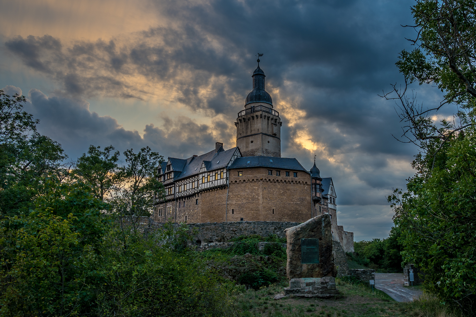 Burg Falkenstein am Abend