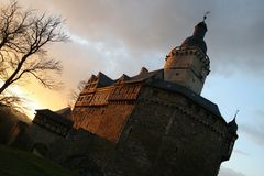 Burg Falkenstein (Harz) in der Abendsonne