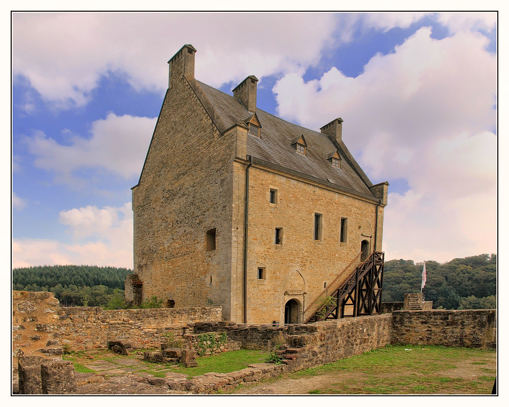 Burg Fels (Fiels, Larochette)_13