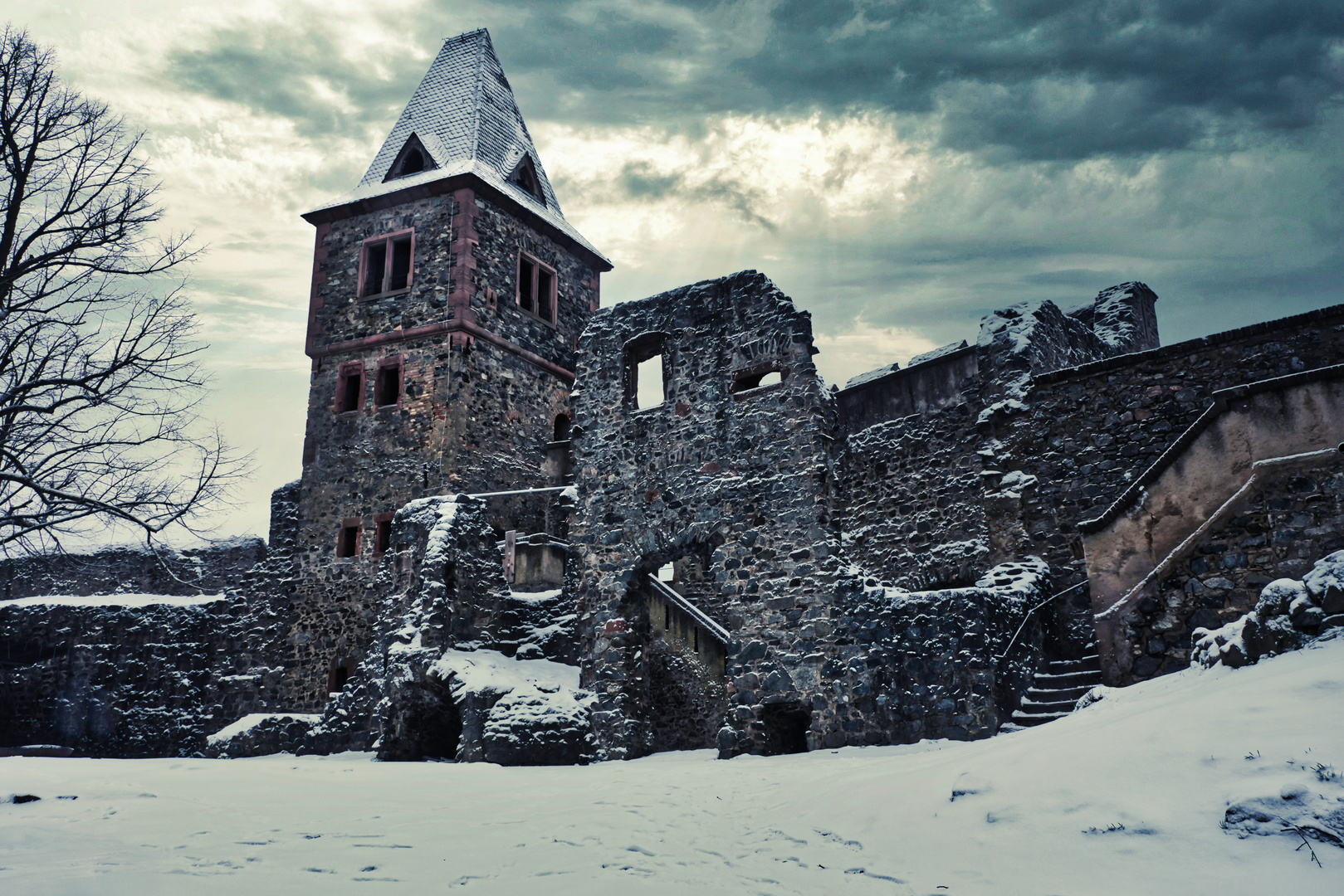 Burg Frankenstein im Schnee