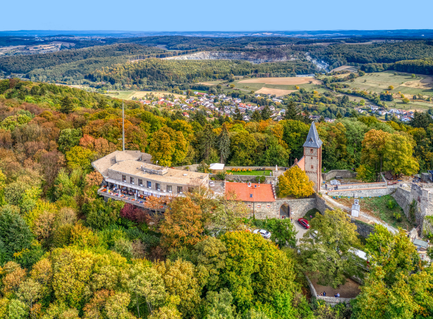 Burg Frankenstein mit Blick in den Odenwald u. Nieder-Beerbach