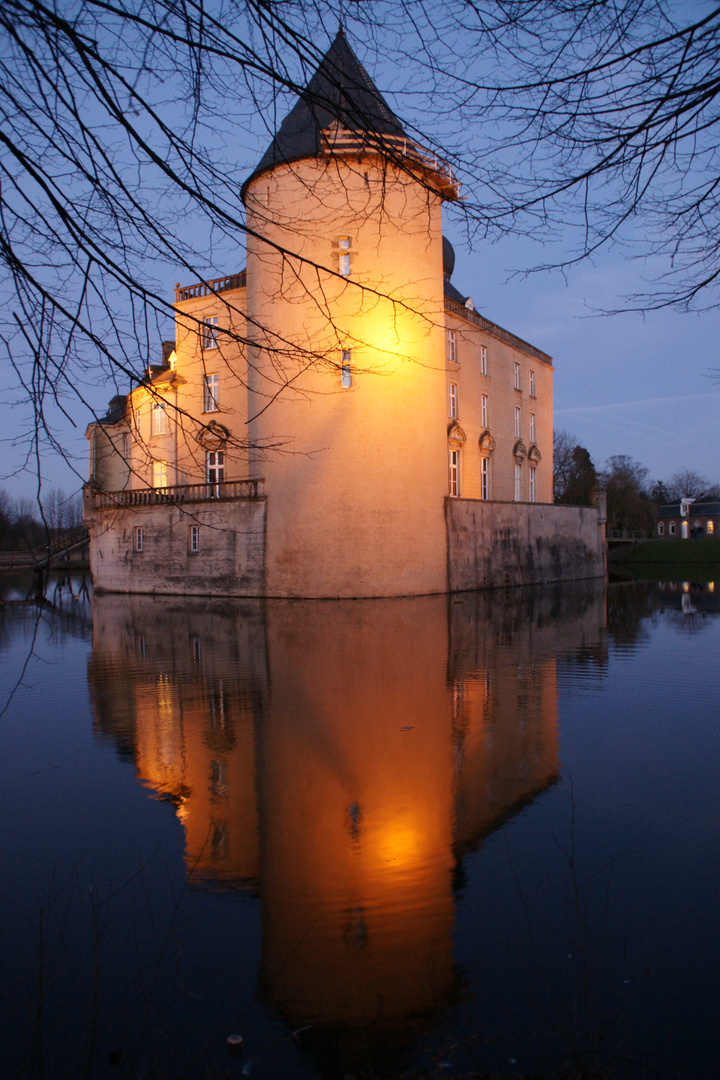 Burg Gemen ''Kehrseite'' in Dämmerung