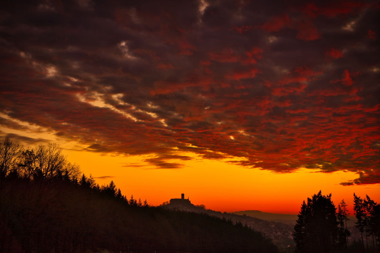 Burg Gleiberg on fire