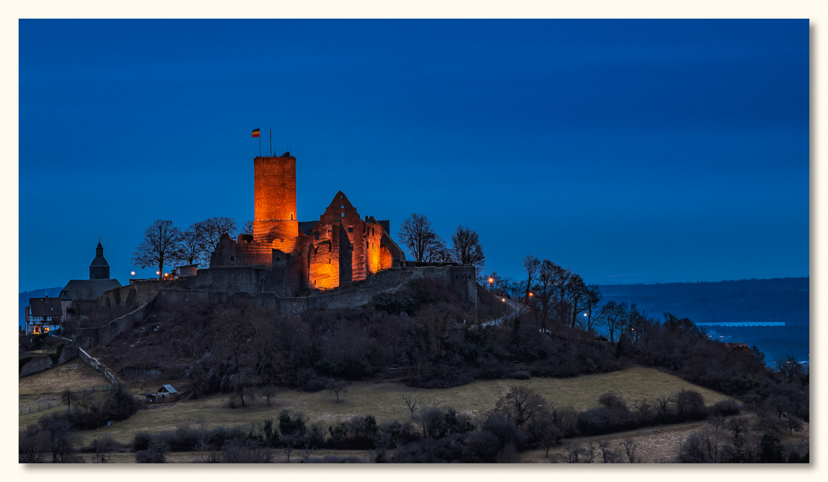 Burg Gleiberg zur Blauen Stunde