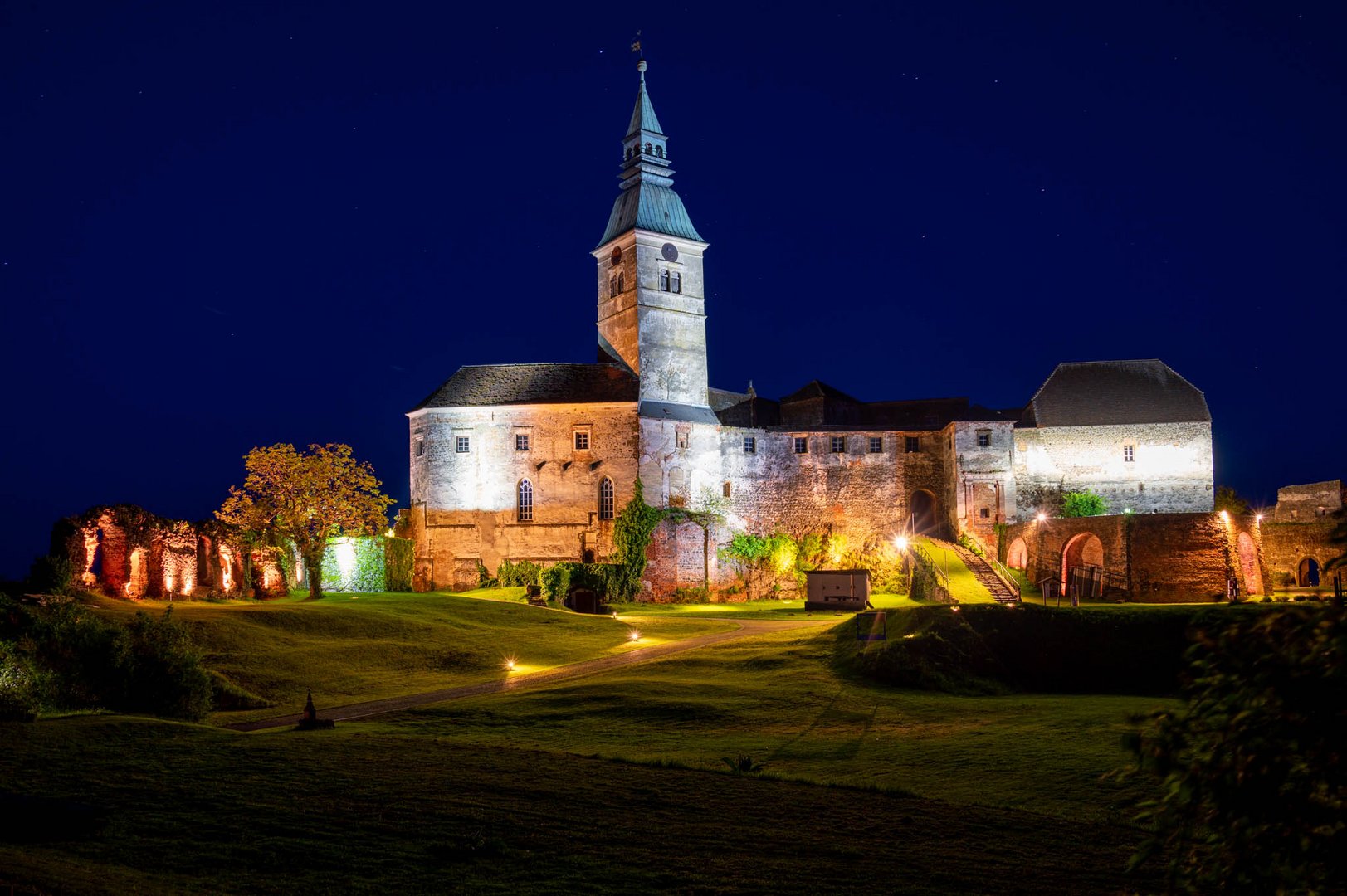 Burg Güssing Nachtaufnahme