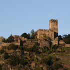 Burg Gutenfels auf der anderen Rheinseite