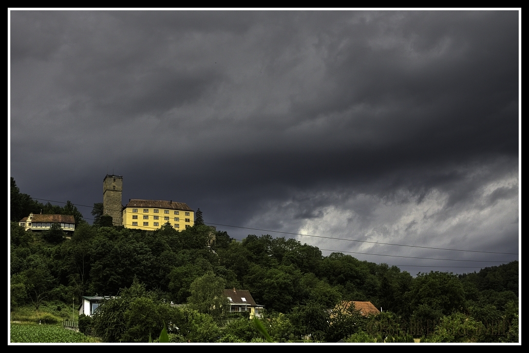 Burg Guttenberg ~ Stürmisches Wetter