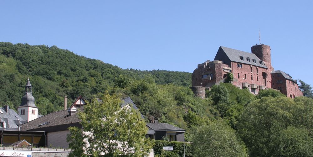 burg hängebach in heimbach(eifel)