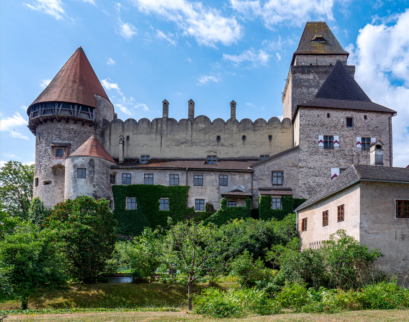 burg heidenreichstein...