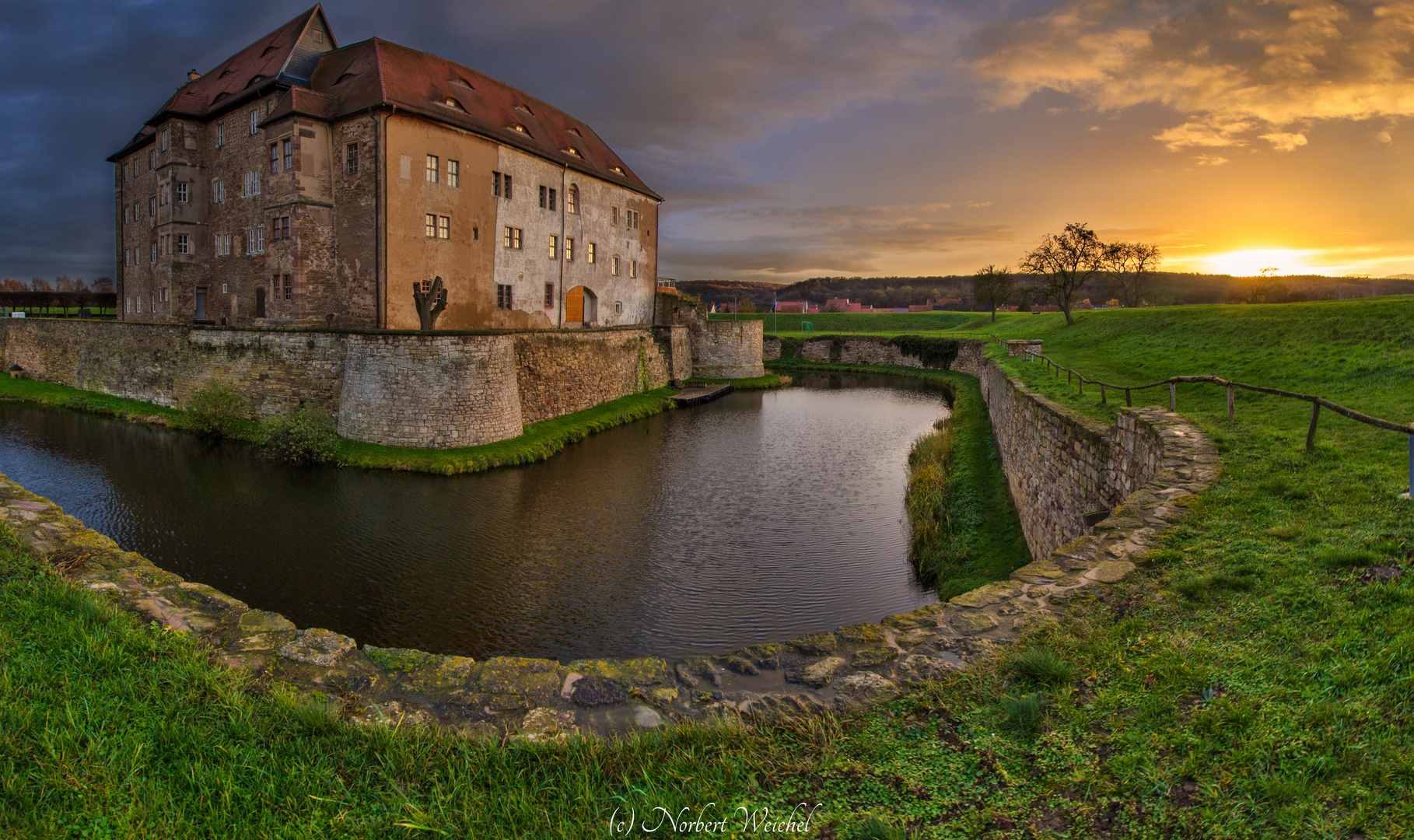 Burg Heldrungen im Abendlicht