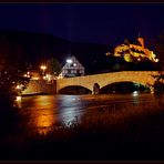 Burg Hengebach in Heimbach bei Nacht